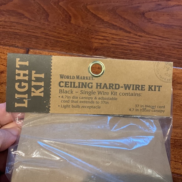 CEILING HARD-WIRE LIGHT KIT/New in bag/black single bulb 60W - Picture 4 of 4